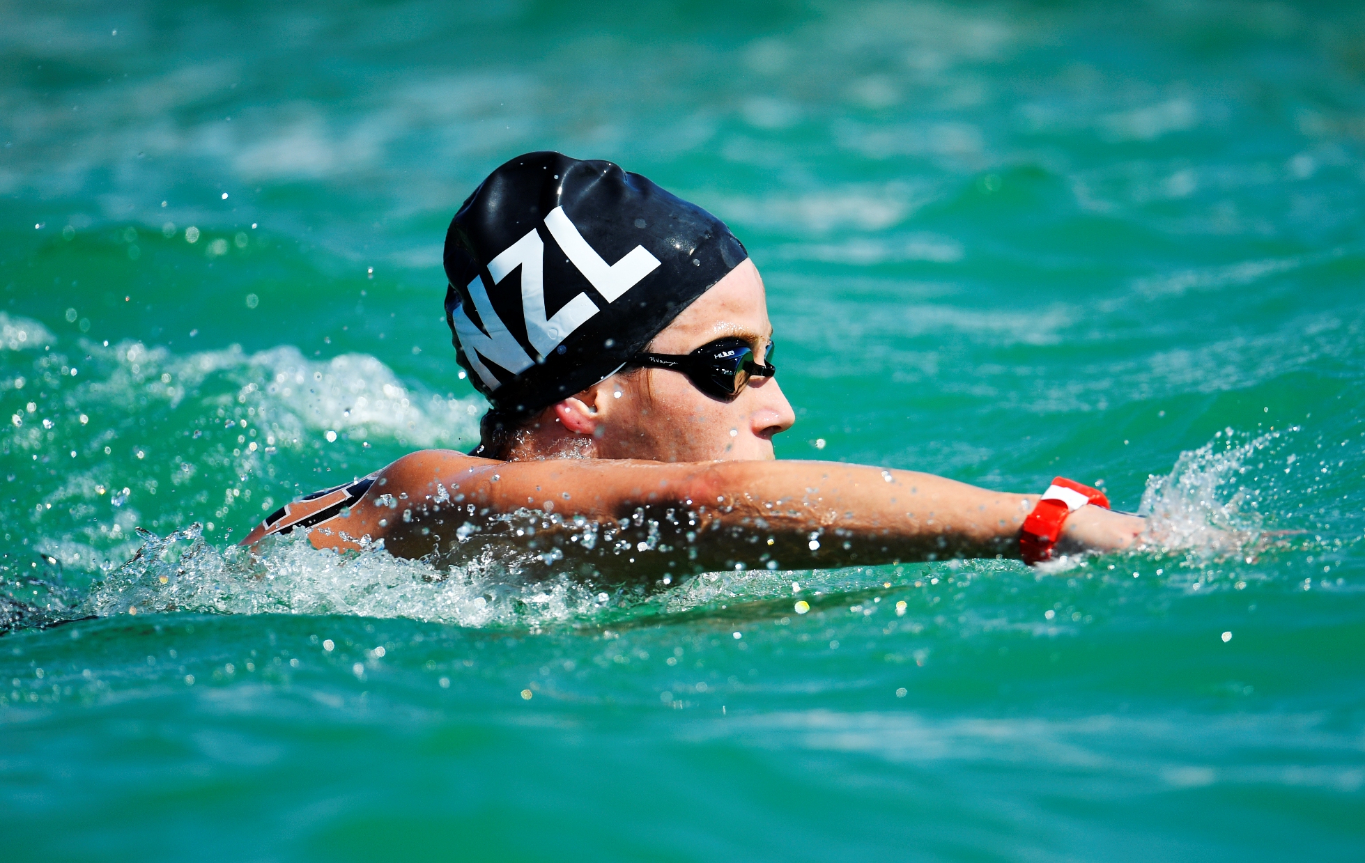 CAPTION: Charlotte Webby in action in the5km open water race in Lake Balaton at the FINA World Championships in Hungary. The image is free for editorial use – Credit: Ian MacNicol